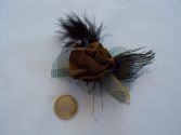 Broche fleur camel n°7