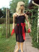 Robe en satin noire et rouge