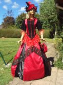 Crinoline rouge et noire