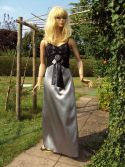 Robe longue grise satin et dentelle noire