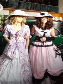 Crinoline mauve fleurie et crinoline rose et noire