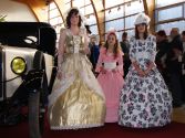 Crinolines dorÃ©e, rose et fleurie